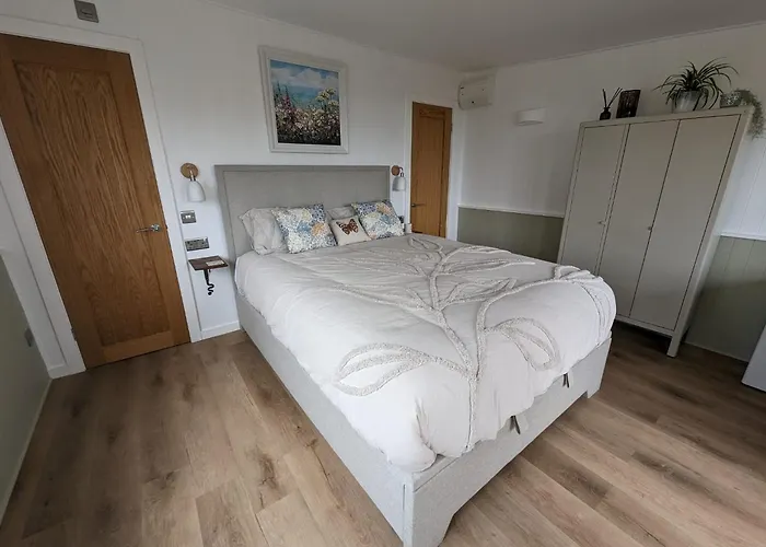 Cotts Cabin - Welcombe - 2 Min Walk To Pub
