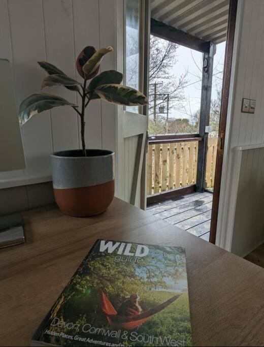 Cotts - Welcombe - 2 Min Walk To Pub Chalet Bideford