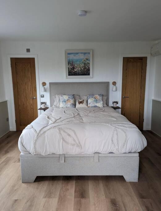 Cotts - Welcombe - 2 Min Walk To Pub Chalet Bideford