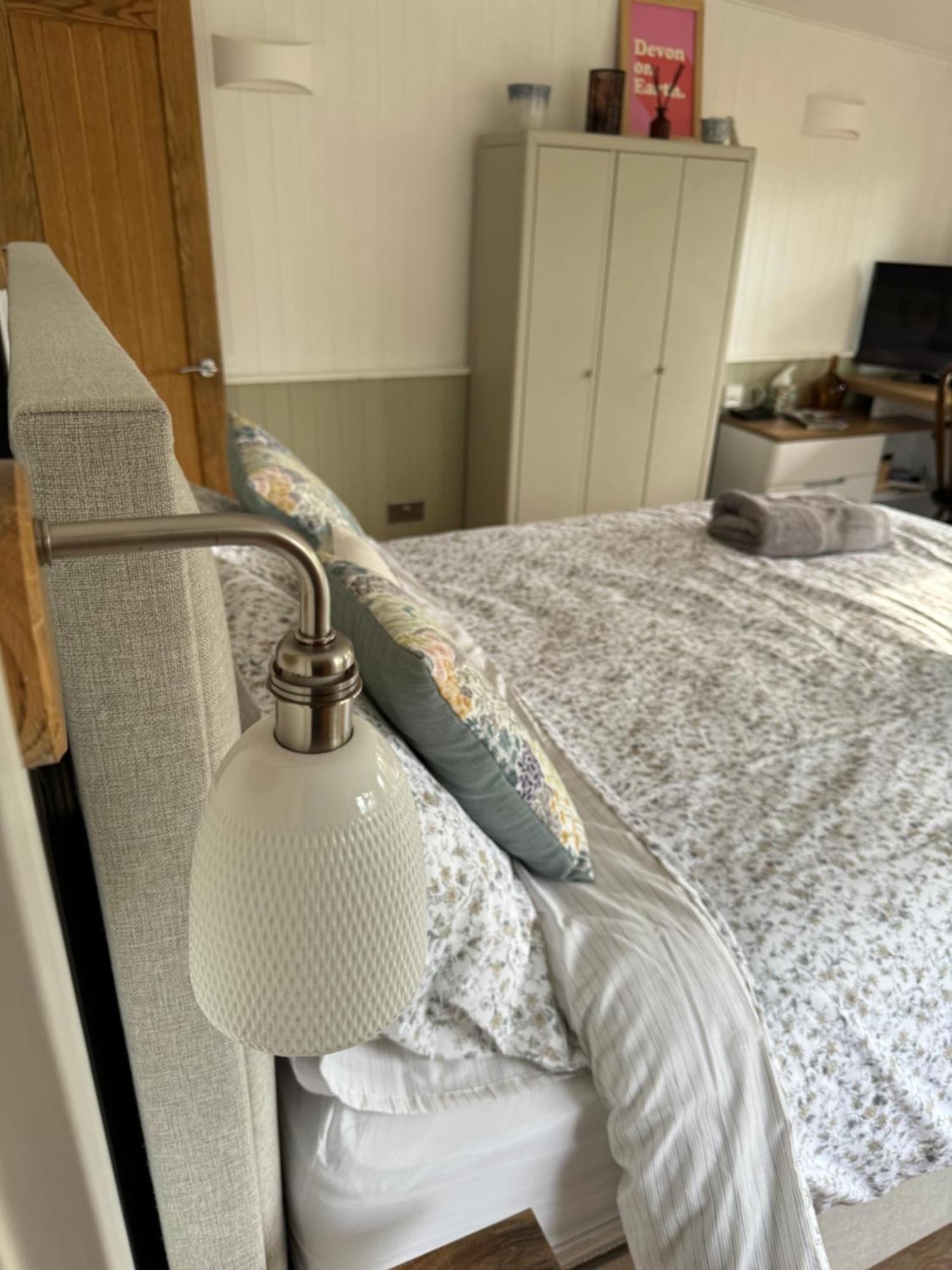 Chalet Cotts - Welcombe - 2 Min Walk To Pub Bideford
