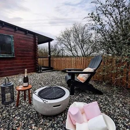 Cotts Cabin - Welcombe - 2 Min Walk To Pub Bideford Exterior photo