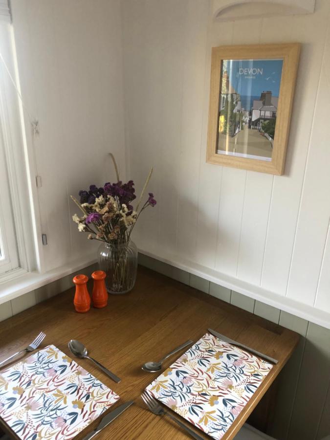 Cotts - Welcombe - 2 Min Walk To Pub Chalet Bideford